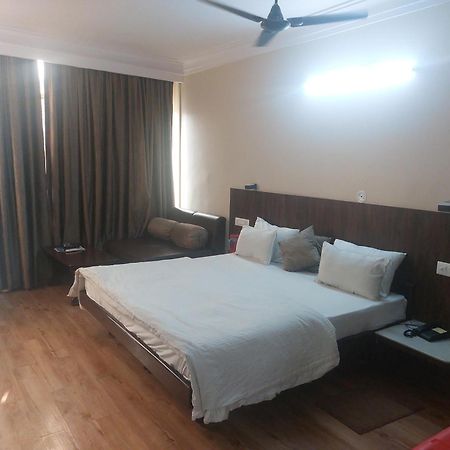 Hotel Shikhar Palace Jabalpur Exteriér fotografie